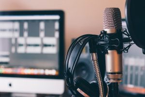 podcast starten erstellen geld verdienen